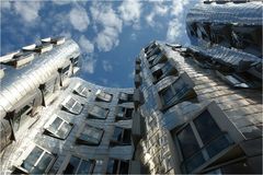 Gehry-Bau im Medienhafen von Düsseldorf