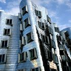 Gehry Bau in bunt