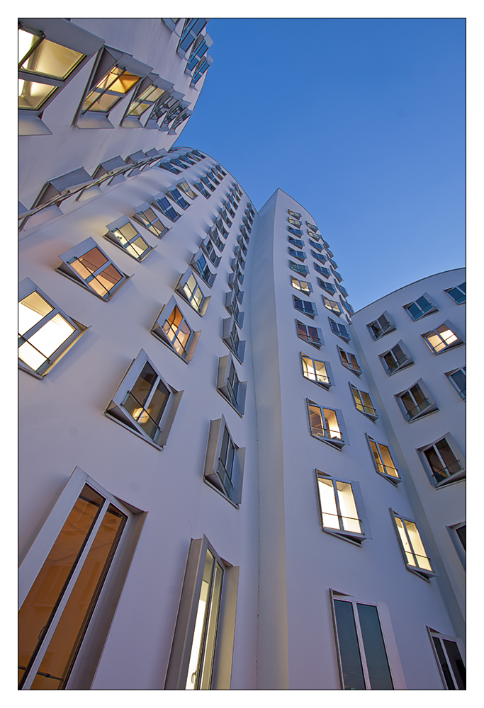 * Gehry Bauten Düsseldorf I*