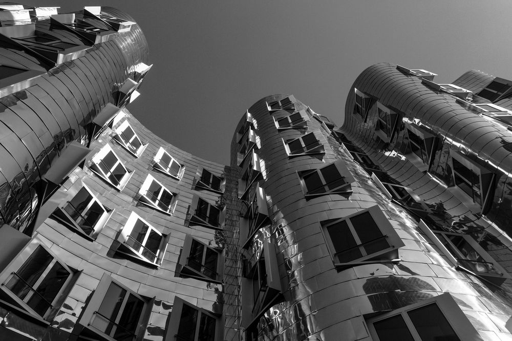 Gehry-Bauten im Düsseldorfer Medienhafen