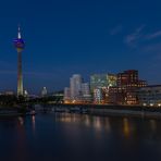 Gehry Bauten im Vollmond