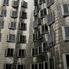 Gehry-Gebäude im Düsseldorfer Medienhafen