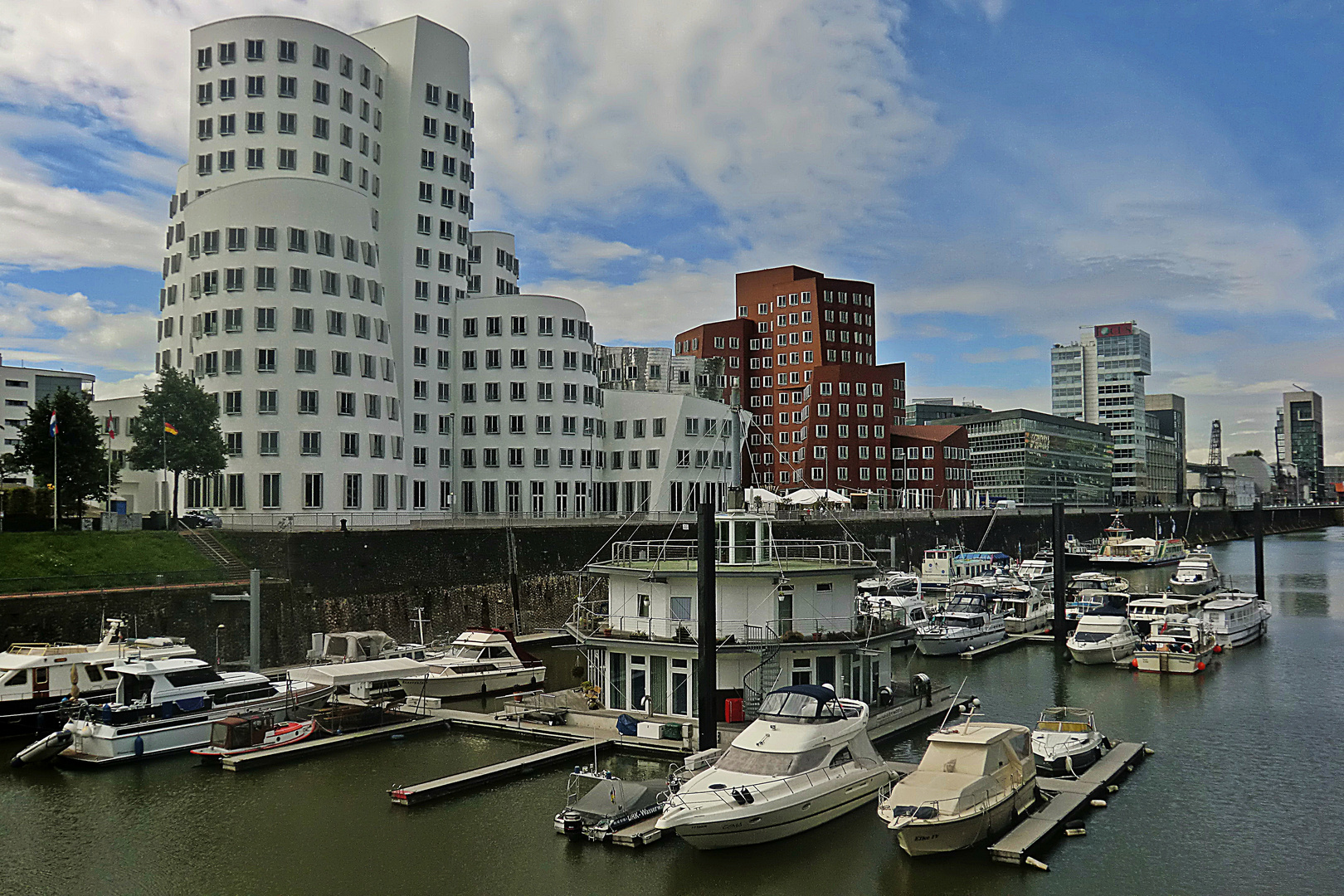 Gehry-Häuser im Düsseldorfer Medienhafen