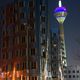 Gehry-Haus B und Rheinturm im Dsseldorfer Medienhafen