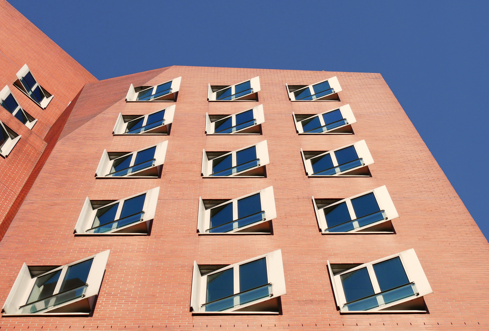 Gehry Haus Fensterfront