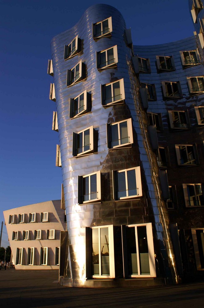 gehry house - Düsseldorf Medienhafen