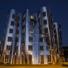 Gehry House zur blauen Stunde Düsseldorf 