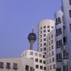 Gehry mit Fernsehturm