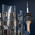 Gehry neben dem Rheinturm