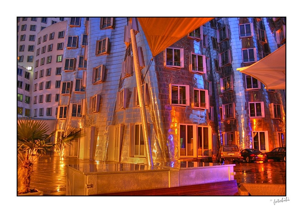 Gehry on a Rainy Night