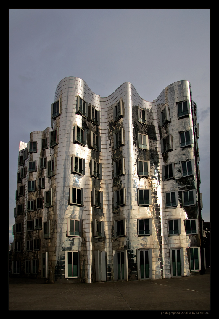 Gehry-Zeile im Medienhafen