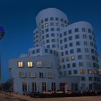 Gehry zur blauen Stunde