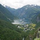 Geiranger - Ende des Fjords und Ziel der Schiffe vor Reede