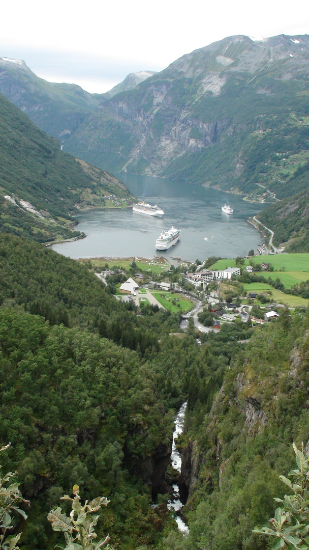 Geiranger (Fiordi norvegesi)... vista dal Dalsnibba