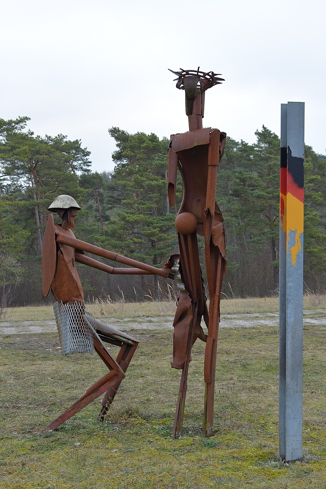 Geisa: „Weg der Hoffnung“, Station X., Entwürdigung 02