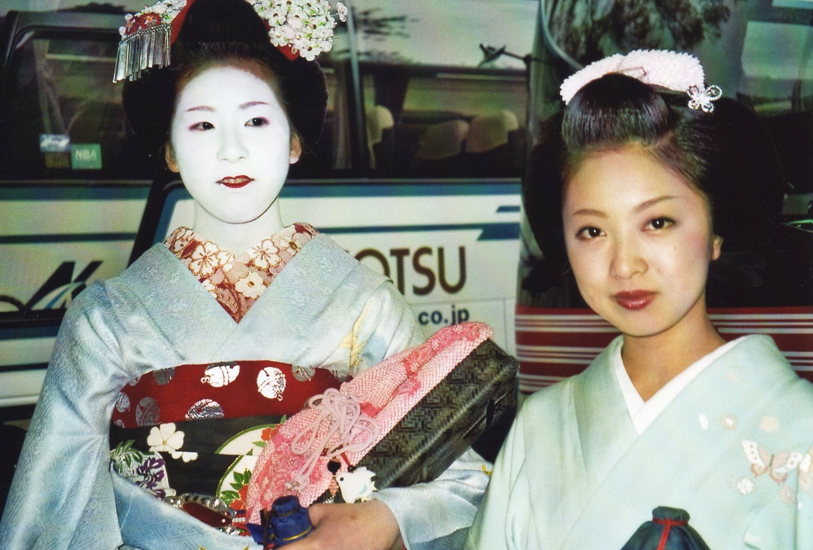 GEISHA E MAIKO (IL FASCINO DELL'ORIENTE)