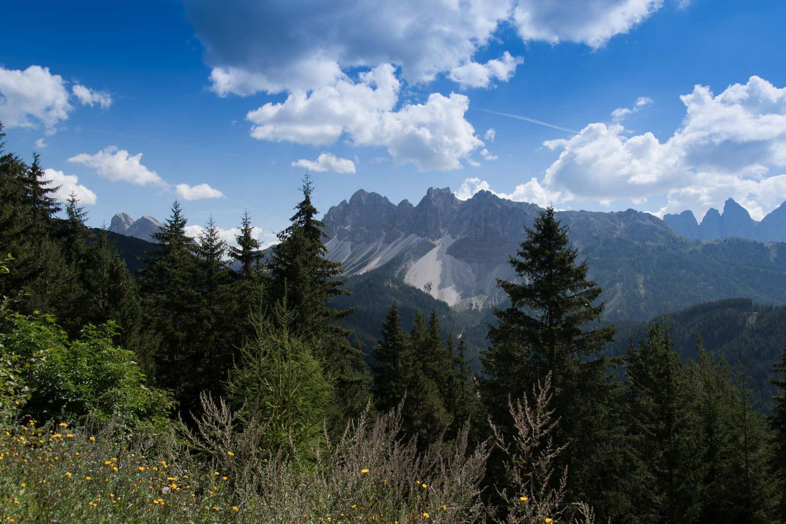 Geislerspitzen mit Peitlerkofel vom Würzjoch aus