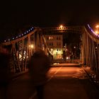 Geister auf Brücke im Rheinhafen