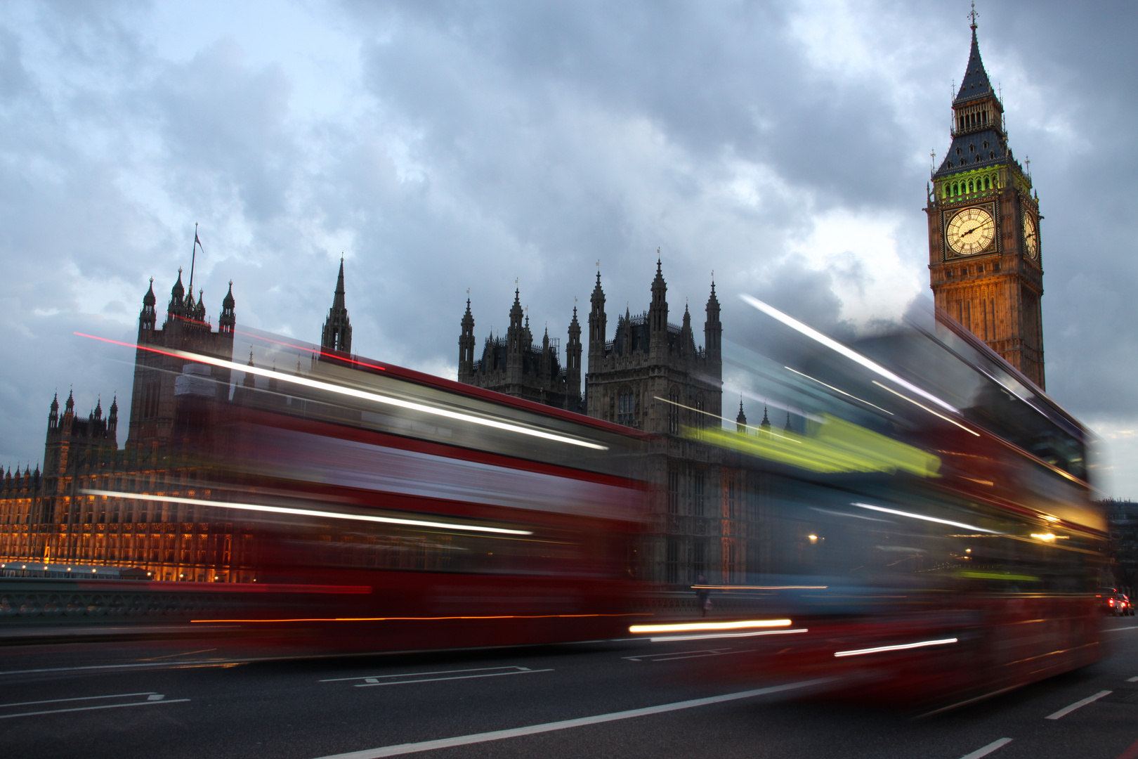 Geisterbusse am Big Ben