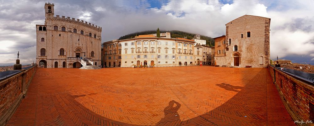 Geisterschatten auf der Piazza