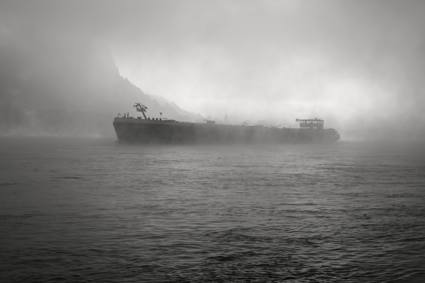 Geisterschiff auf dem Rhein