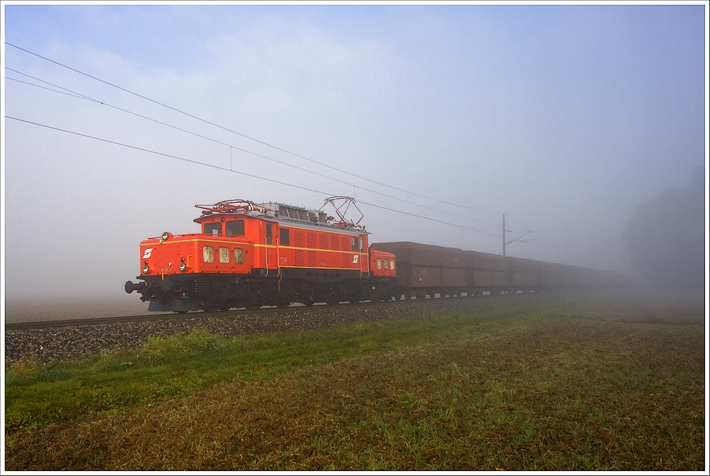 Geisterzug aus dem Nebel