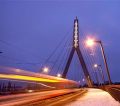 Geisterzug durch die Berliner Brücke in Halle/S