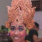 Gek Adii gets ready for her dance performance