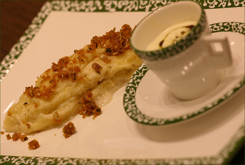 gekochter Grießstrudel mit Kürbisbrösel & Vanilleeis mit Kernöl