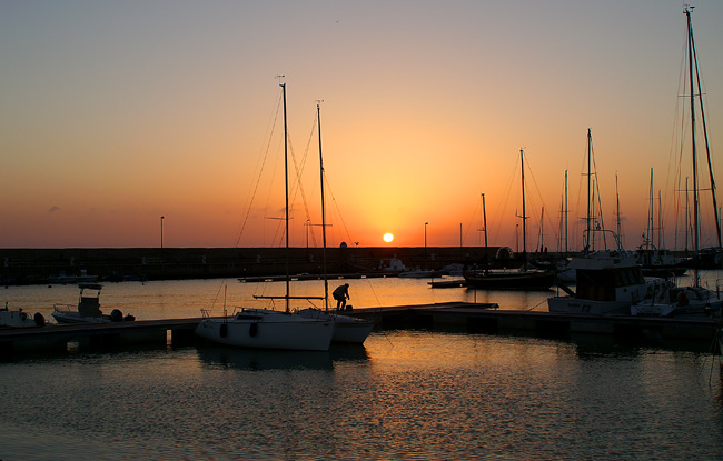 Gela - Tramonto sul porto