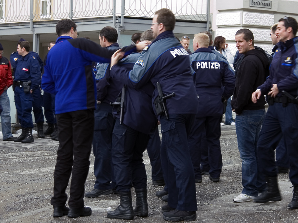 Gelangweilte Polizisten