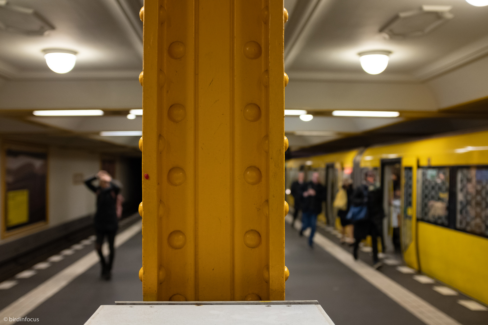 Gelb und U-Bahn