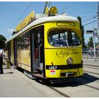 Gelbe tram die interessante sehenswürdigkeiten