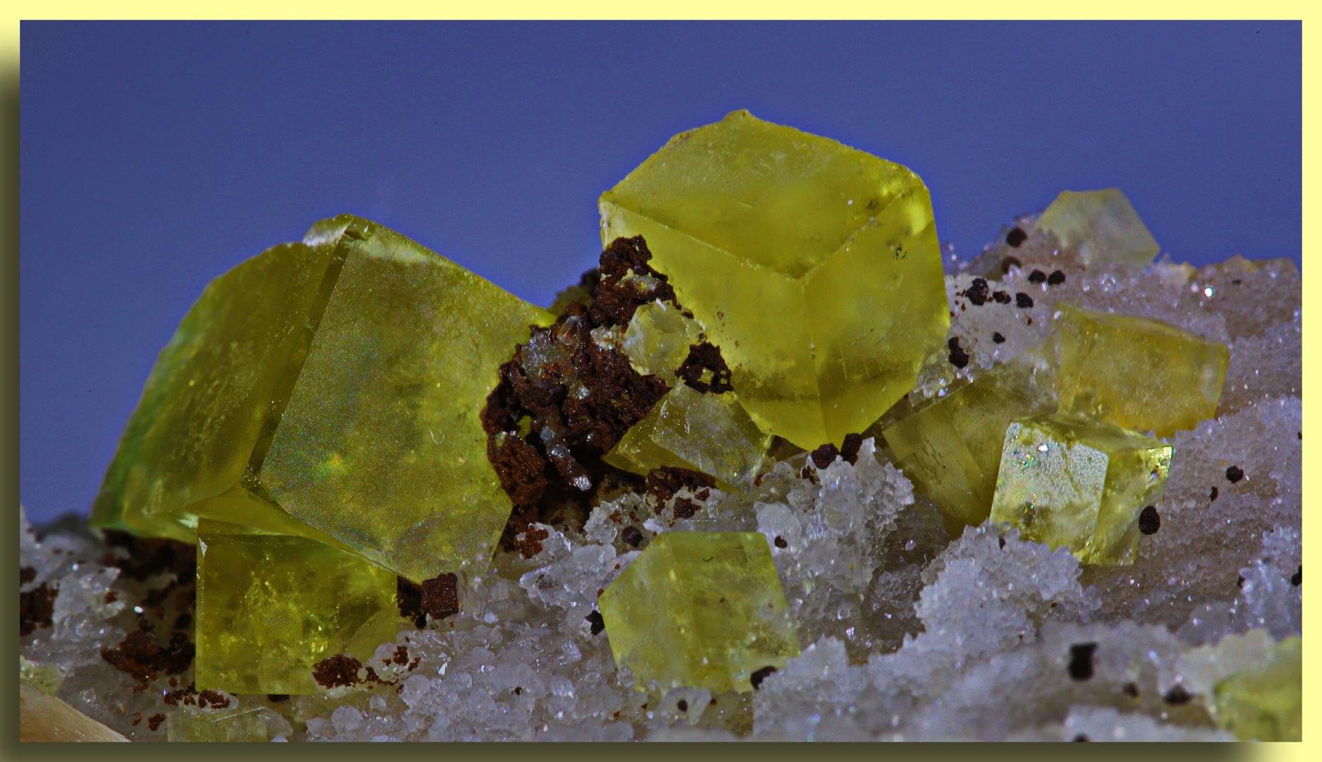 gelber Fluorit-xx, Baryt-xx, Taourirt Mine, Marokko..