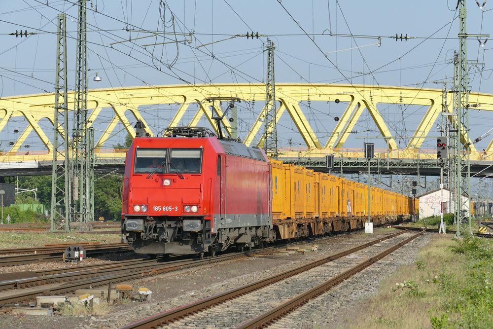 gelber Ganzzug in Mannheim Foto & Bild mannheim, baden, eisenbahn