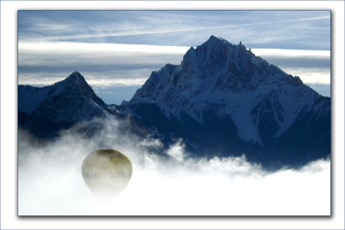 gelber Heißluftballon......