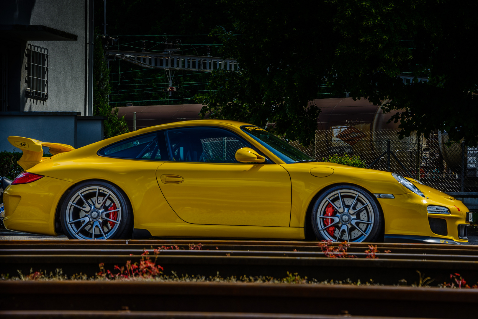 gelber Porsche GT3