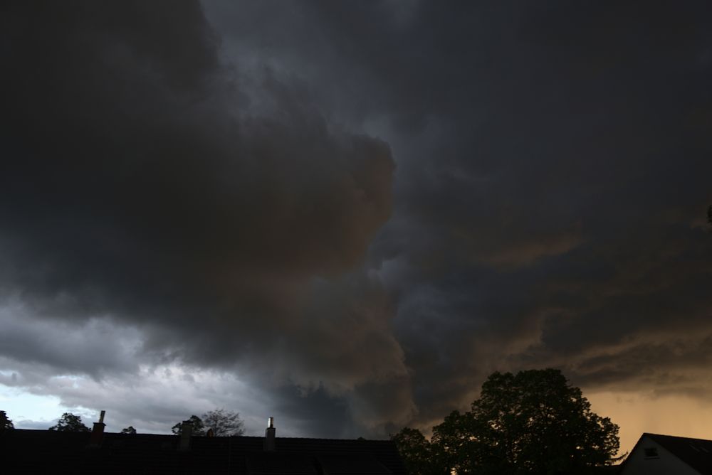 Gelbes Gewitter am Abend