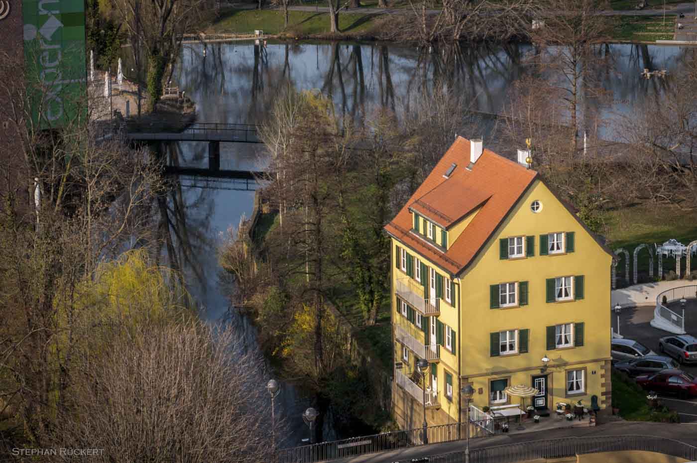 Gelbes Haus am Neckar