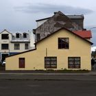 Gelbes Haus in Siglufjörður, Island