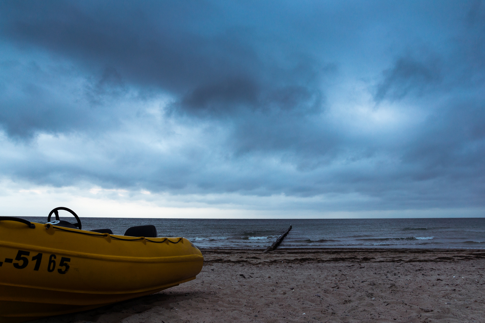 Gelbes Schlauchboot