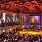 Gelehrte Runde in der Großen Aula der Universität München