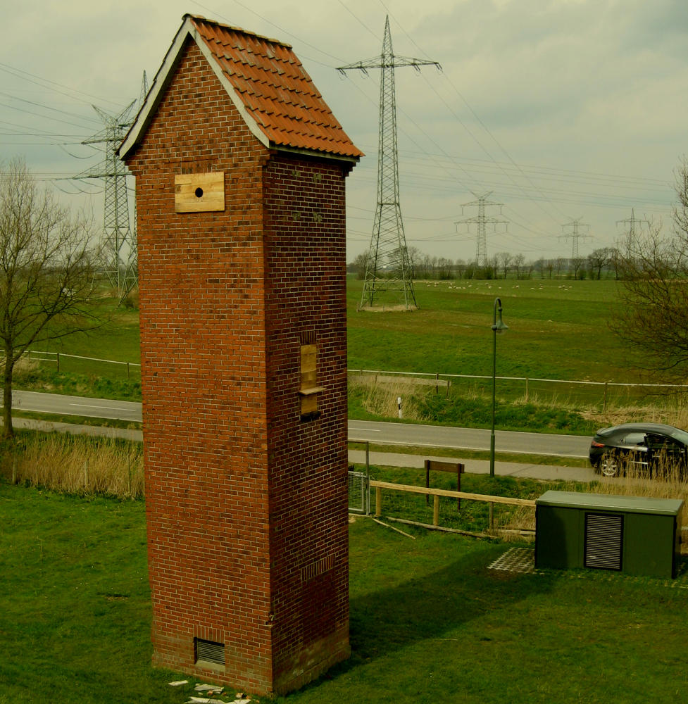 Gemauertes Transformatorenhaus in Neuendeich , Elbe / Schleswig-Holstein