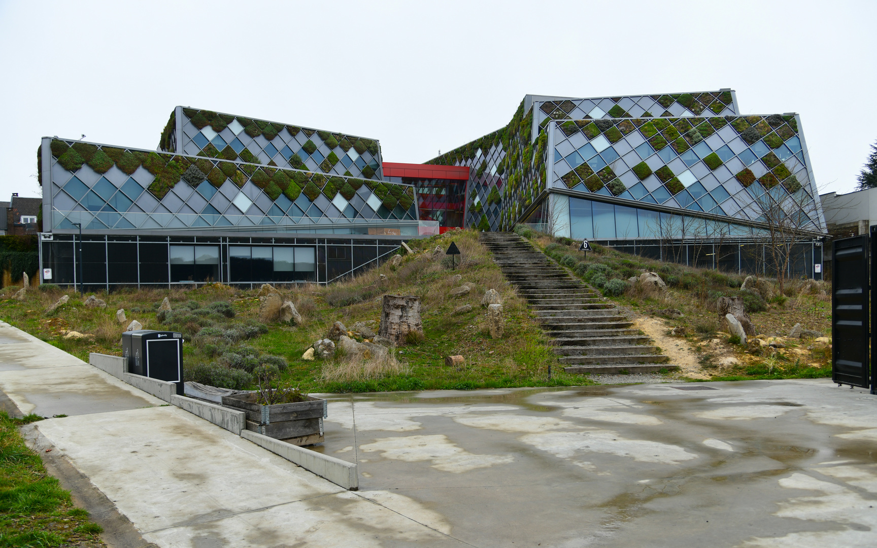 Gemeindeverwaltung von Herstal (B) Foto & Bild architektur