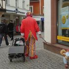 Gemeinsam durchgestylt auf dem Weg zur Arbeit