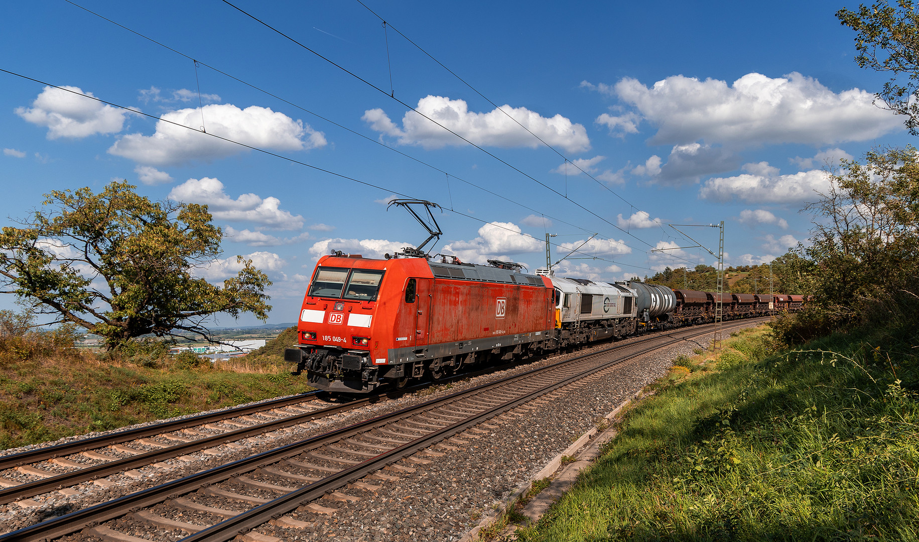 Gemischte Fuhre mit 185 & Class 66