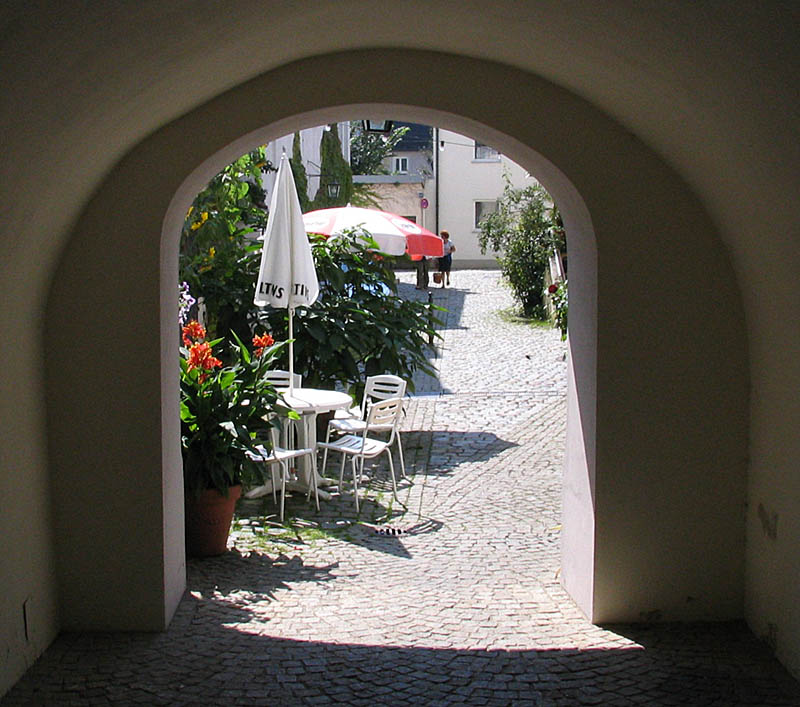 gemuetlicher kleiner Biergarten...