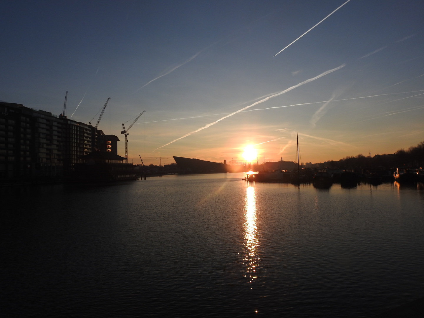 gemütlicher Sonnenaufgang in Amsterdam 