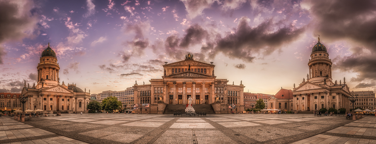 Gendarmenmarkt in Berlin Pano