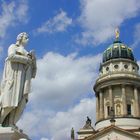 Gendarmenmarkt mit Schillerdenkmal und französischem Dom